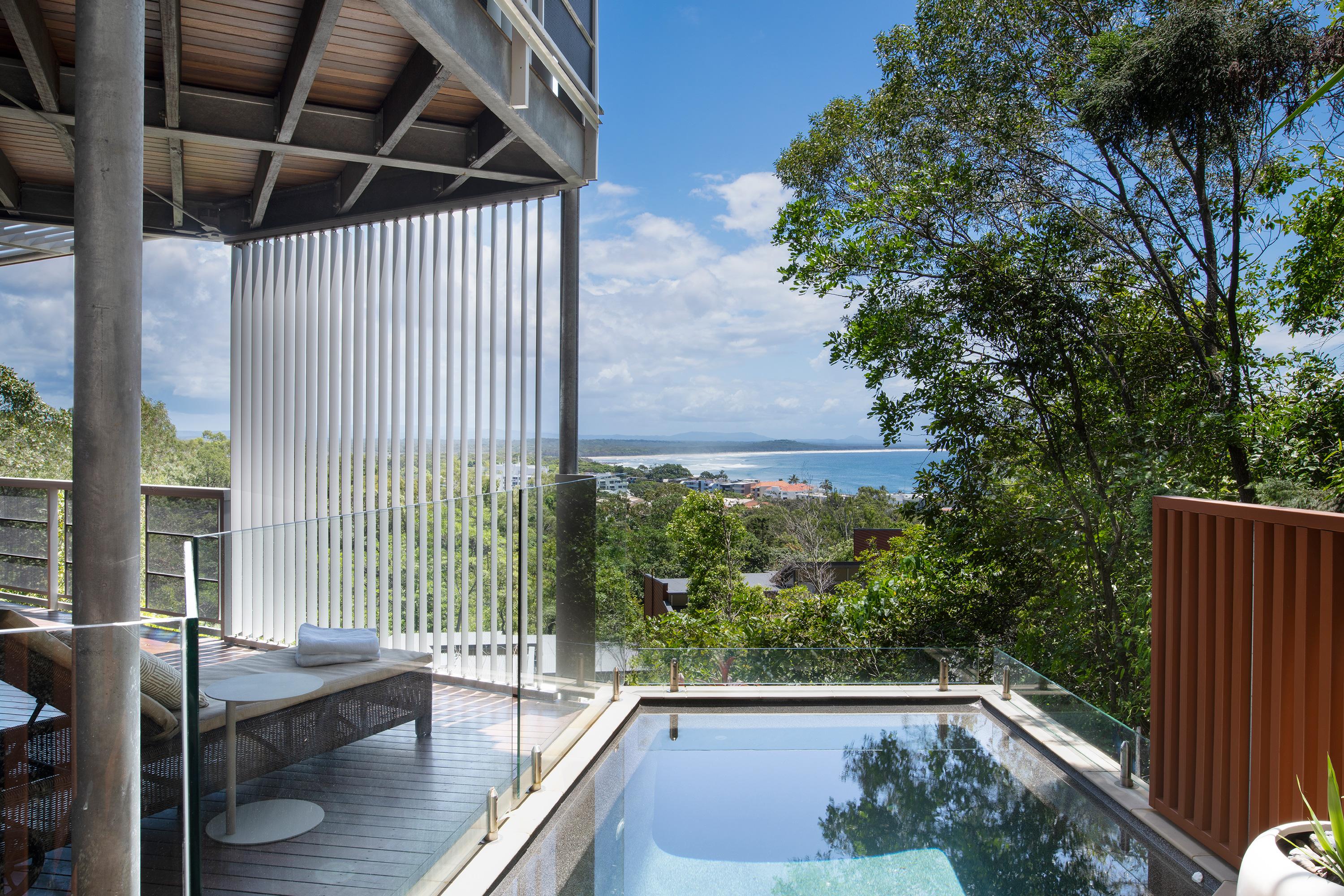 Peppers Noosa Resort And Villas Exterior foto The pool at the 1770 Bay Hotel